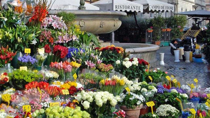 marche-aux-fleurs-italie