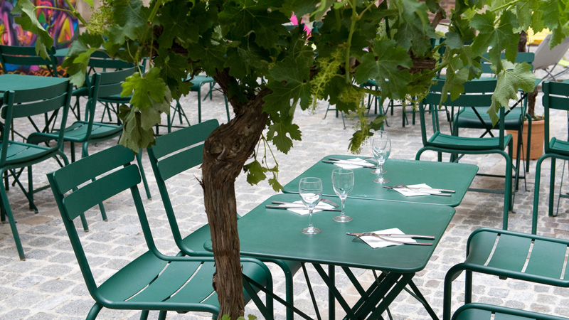 Terrasses-a-paris-cafe-cour1