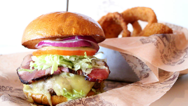 manger-bio-a-new-york-bare-burger