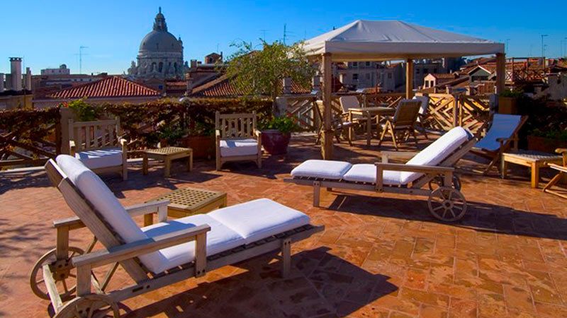 rooftops-a-venise-saturnia