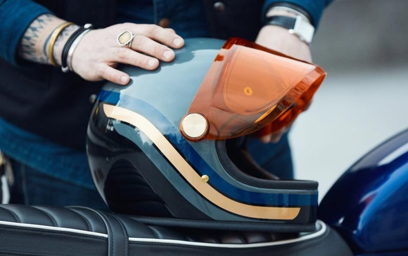 idees cadeaux pour hommes casque moto1