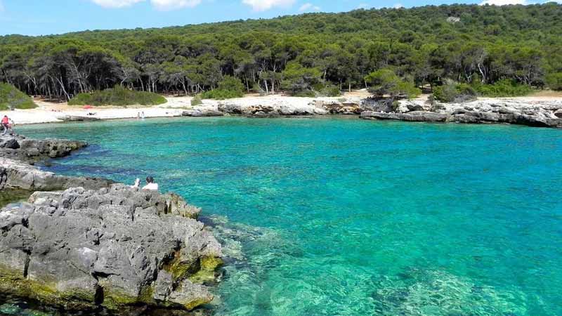 plages cachees en italie pouilles