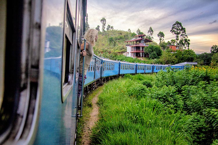 Aller au Park Yala en train