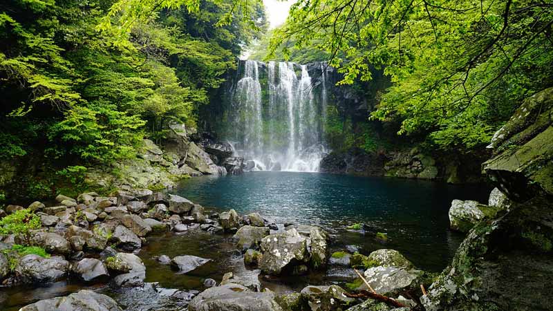 découvrir l'île de Jeju cascades