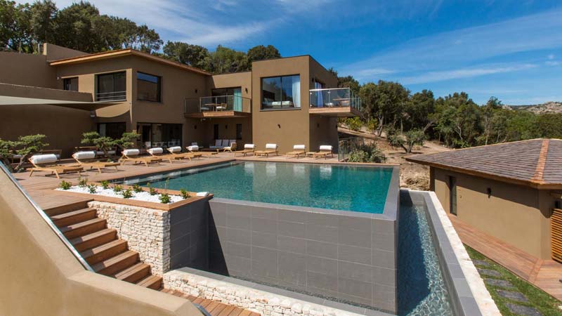 hôtels en Corse avec piscine tomino