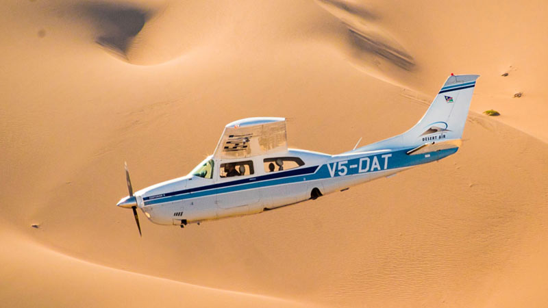 survol du désert du namib avion