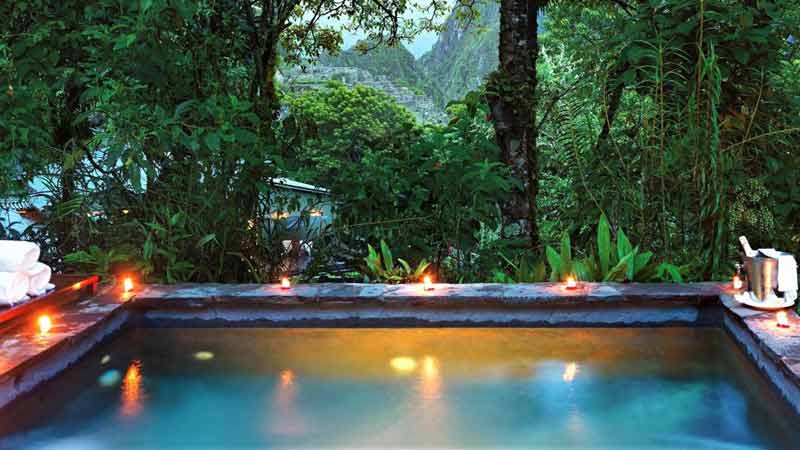 hotel-avec-vue-sur-le-machu-picchu-piscine