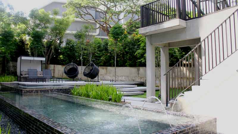 llyods-inn-singapour-piscine