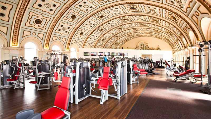 londres-insolite-piscine-eglise-gym