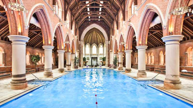 londres-insolite-piscine-eglise