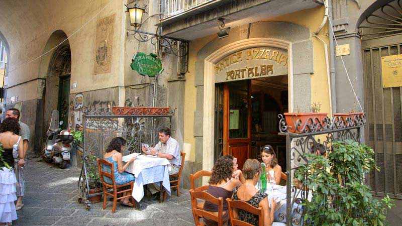 pizza à naples port alba