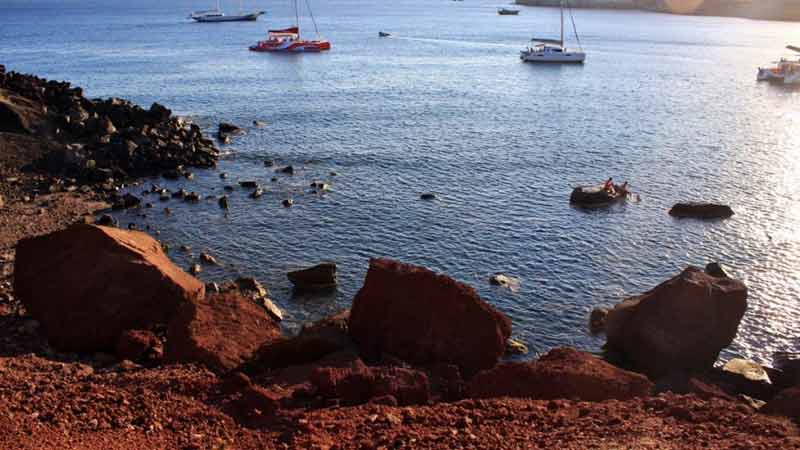 plages-colorees-santorin