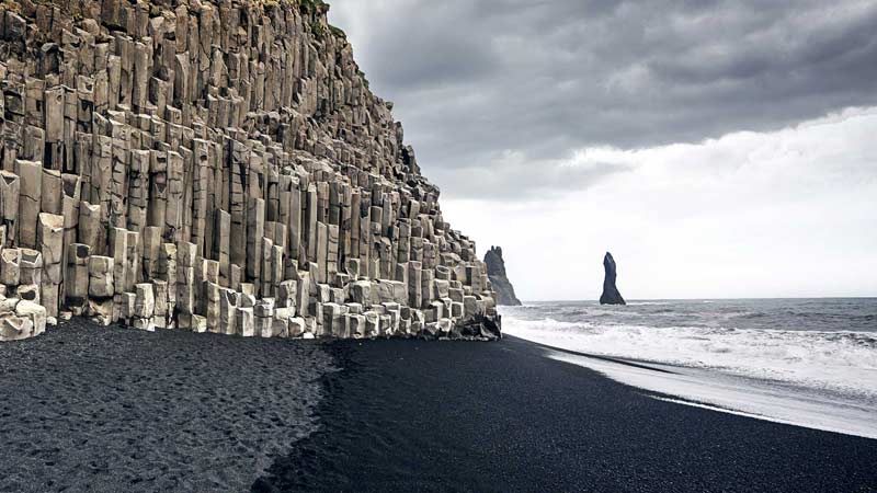 plages-de-sable-noir-dans-le-monde-islande