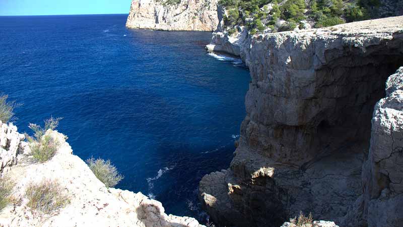 plages-secretes-a-ibiza-albarca