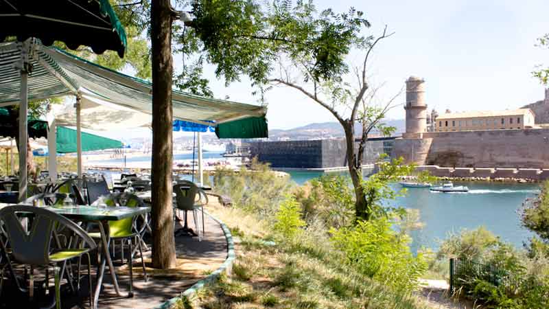 restaurant-avec-vue-a-marseille-pharo