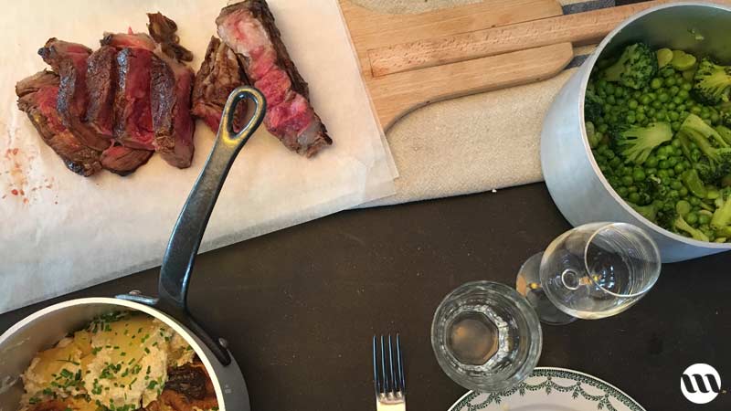 table-d-hote-insolite-a-paris-viande