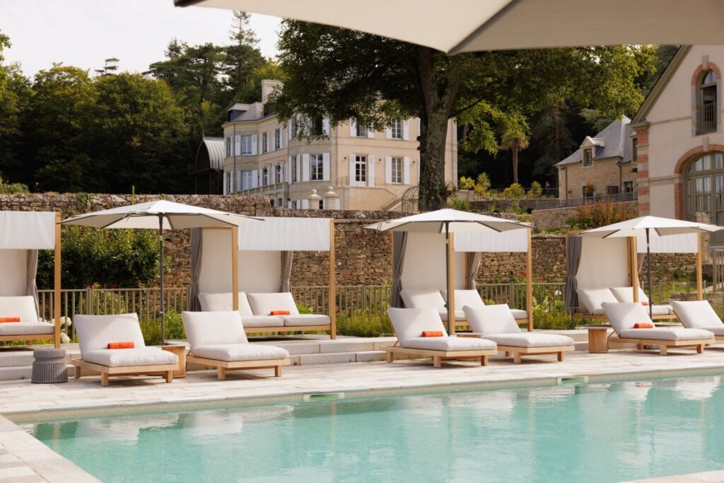 piscine extérieure de l'hôtel
