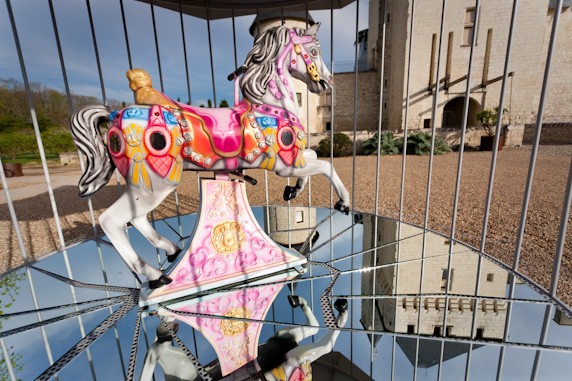 Carrousel situé à l'avant cour