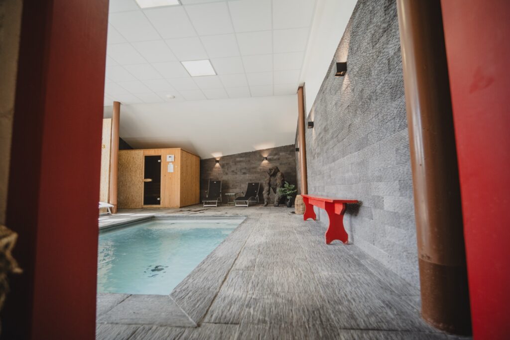 Bassin intérieur du SPA